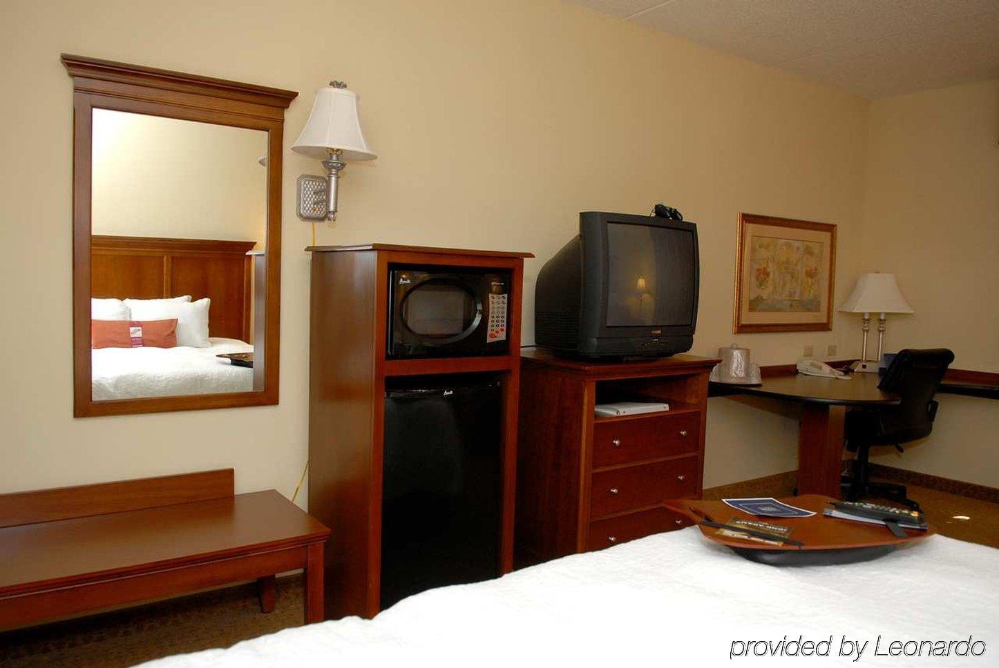 Hampton Inn & Suites Frederick/Fort Detrick Номер фото